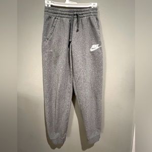 Nike big kid’s (boy’s) jogger sweatpants size Large in heather grey.